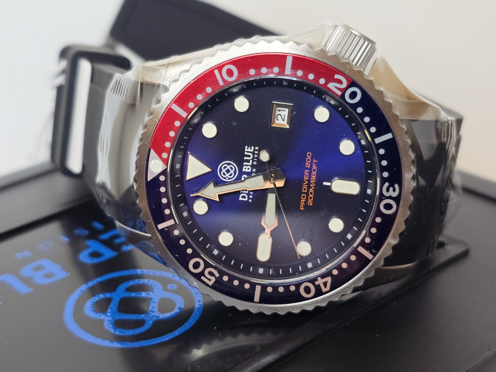 Deep Blue 41mm Pro Sea Diver 200 Quartz Silicone Strap Watch Blue Red