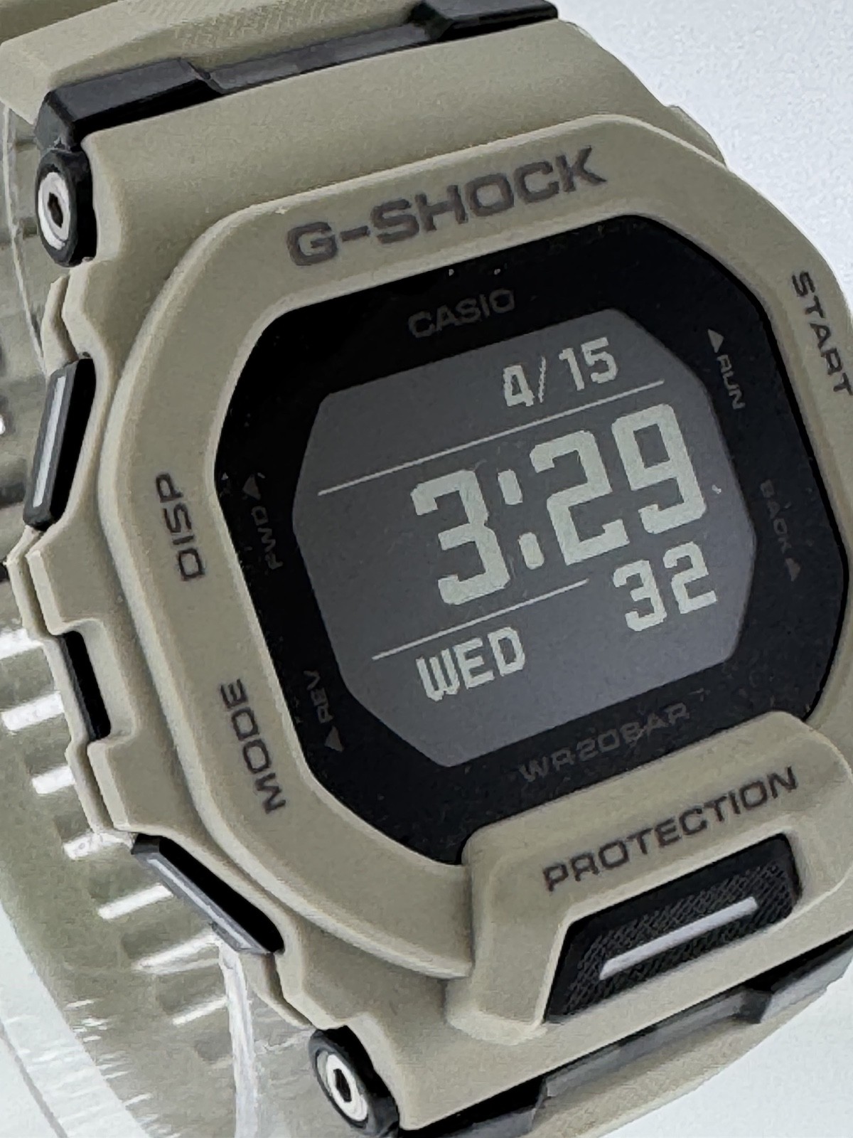 Casio G-Shock WATCH GBD 200 U 9 OFF WHITE BAND BENZEL DISPLAY CASE SAMPLE 59