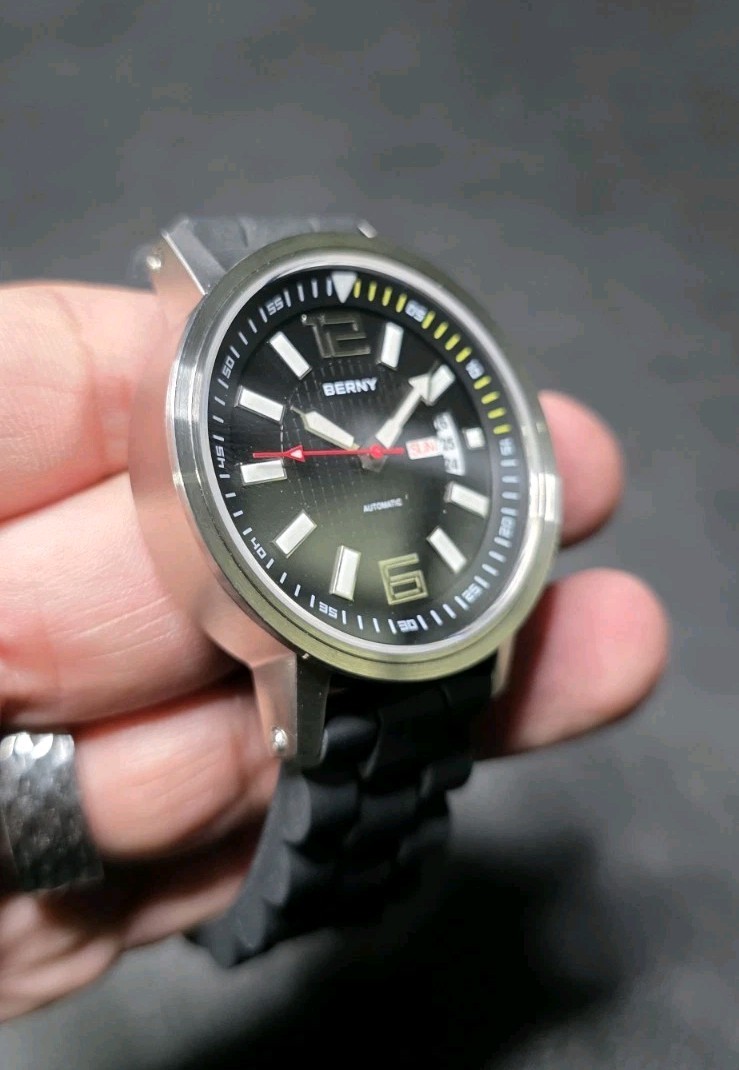 Berny Super Compressor Style Automatic NH36 Black Dial Sapphire 200M