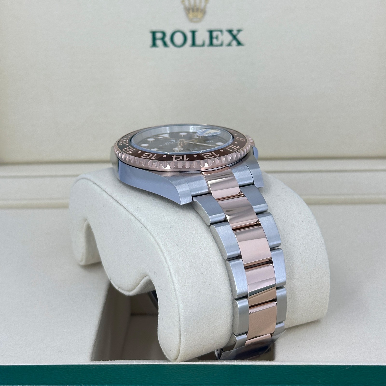 Rolex GMT-Master II ROOTBEER, Black Dial 40mm, Oyster 126711CHNR-0002 Mint 2022+