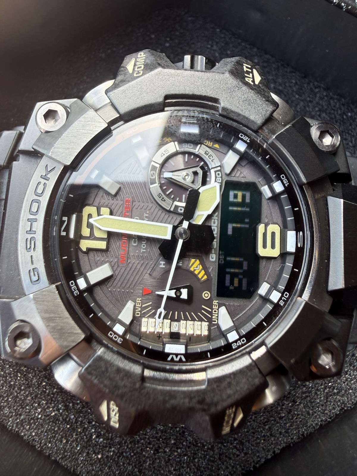 Casio G-SHOCK Mudmaster Analog/Digital Altimeter Compass GWG-B1000-1ACR