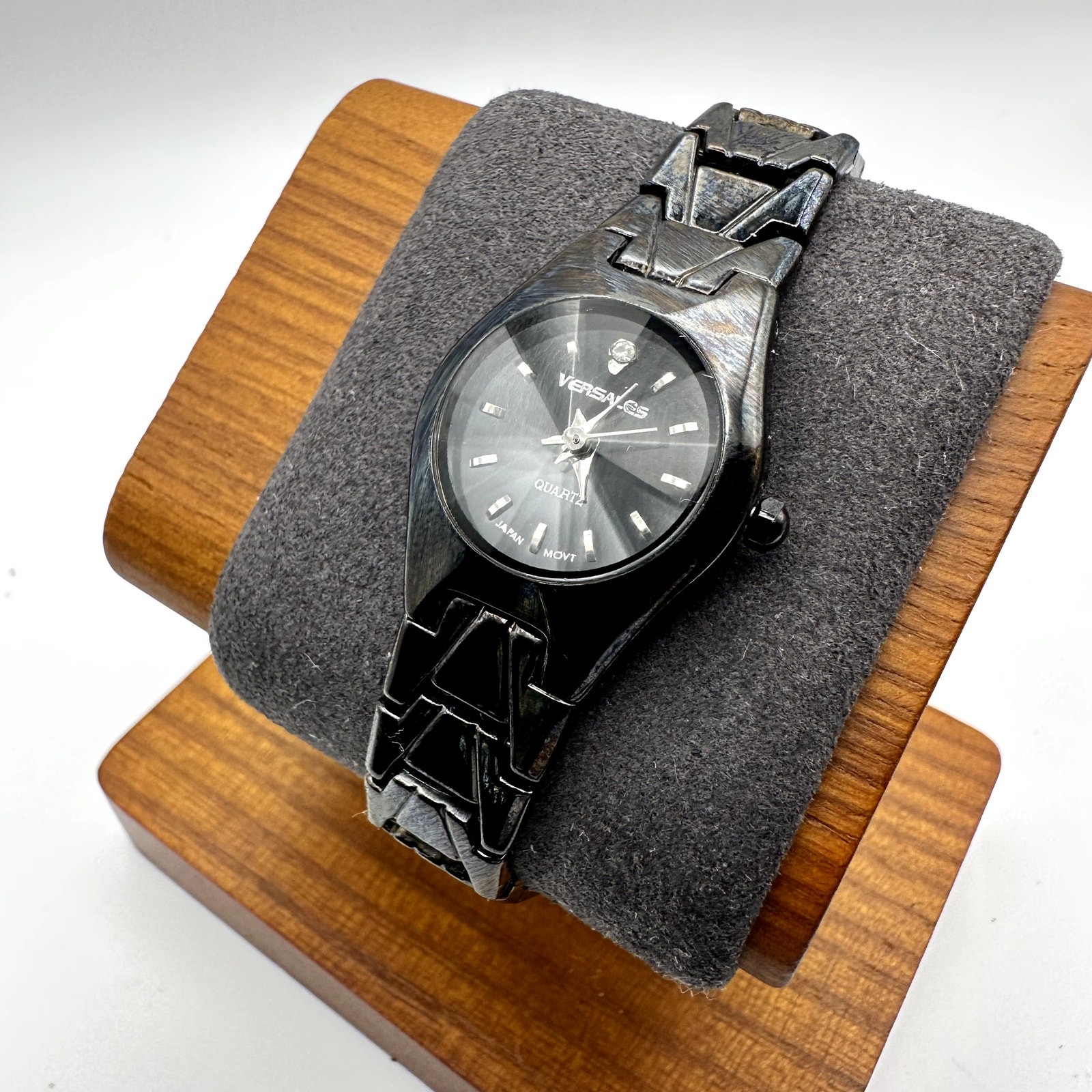 Versales Black Quartz Analog Watch with Geometric Metal Bracelet