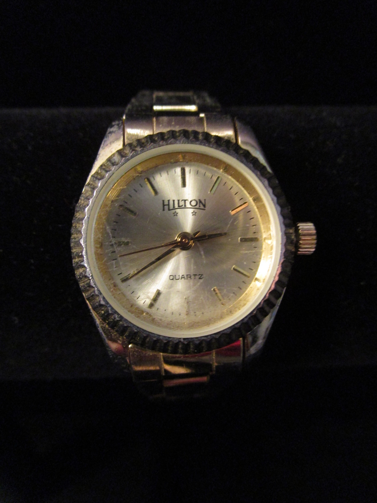 Ladies HILTON watch round face gold-tone link bracelet band quartz analog womens