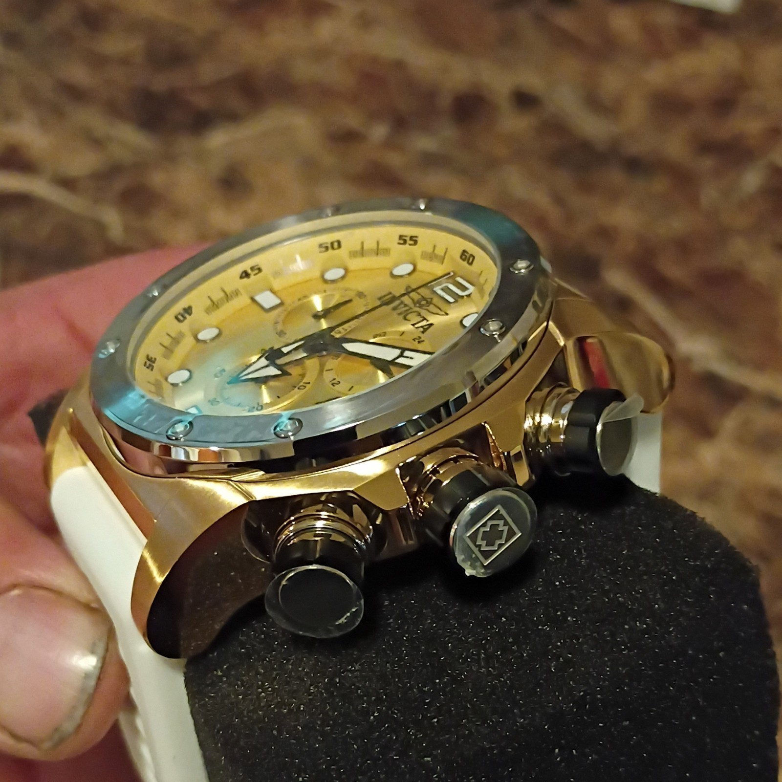 Invicta Sea Hunter Quartz Chronograph Date 200m Gold Case White Silicone