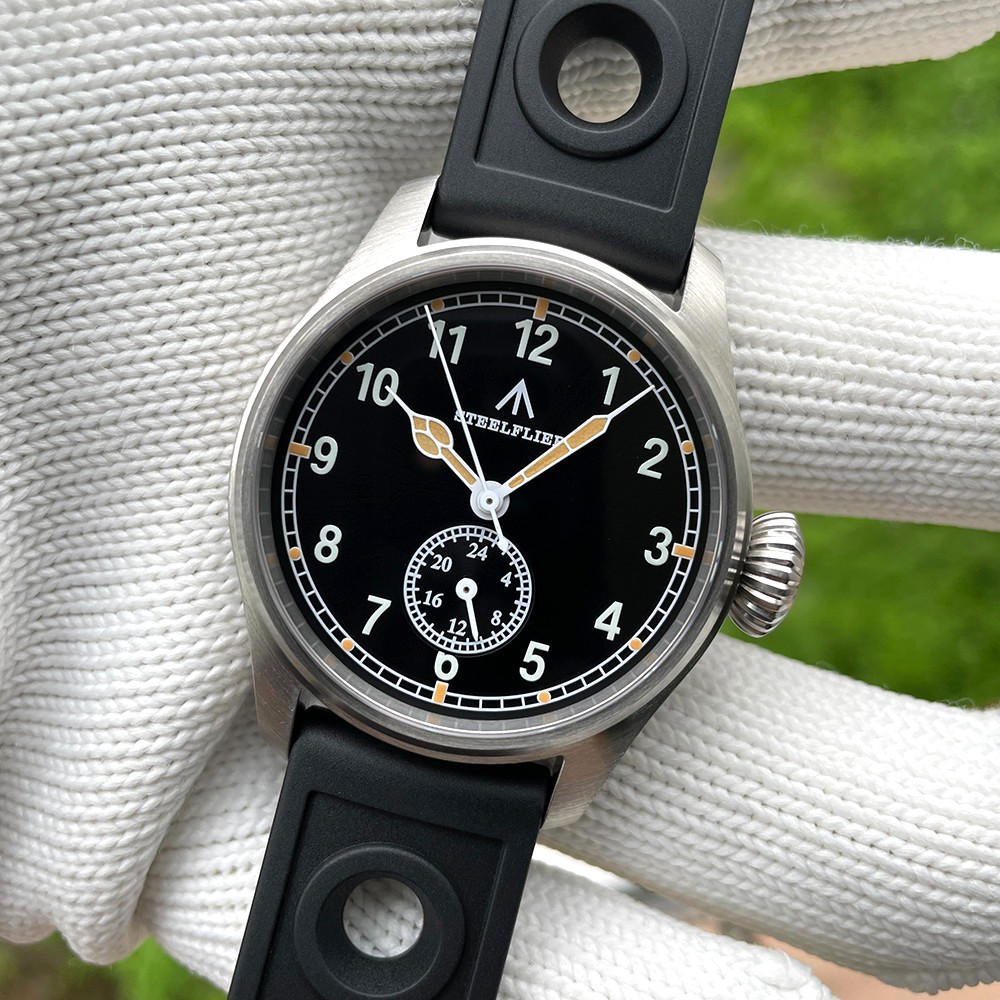 39MM STEELFLIER Quartz Pilot Men’s Watch Sapphire 200M Waterproof Silicone NEW