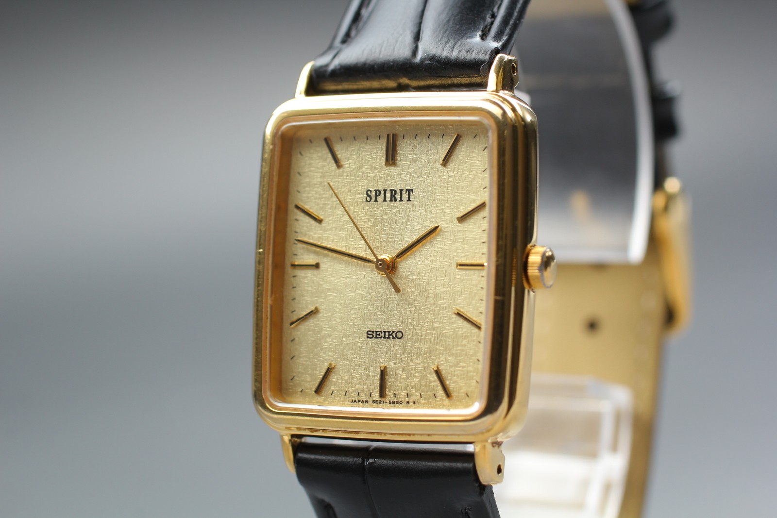 [Near MINT] SEIKO Spirit 5E21-5B50 26mm Gold Dial Quartz Men’s Watch from JAPAN