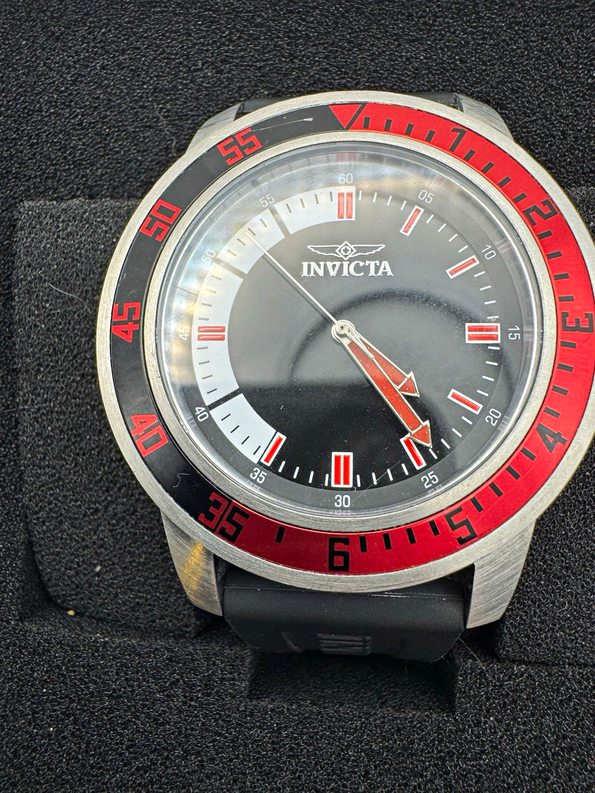 Invicta Specialty Quartz (12845) Black/Red Dial Silver Case Black Silicone 47mm