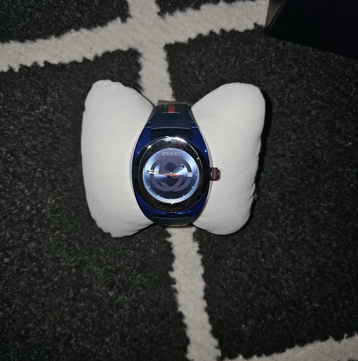 Gucci YA137104 Sync Blue Dial Silicone Strap Men’s Watch – Blue