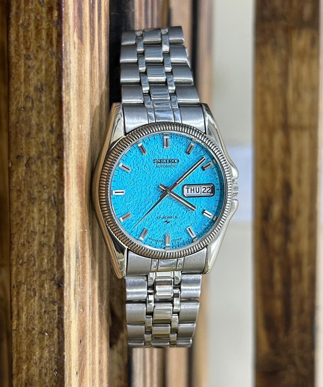 Seiko 5 Automatic Ice Blue Red Dial Mens Watch Japan Made 6309