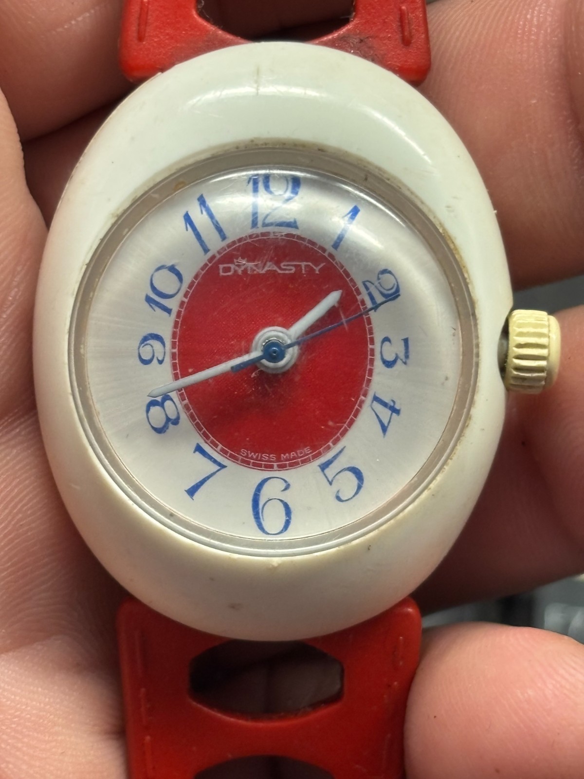 Vintage SWISS DYNASTY red white BUBBLE WATCH Wind Up mechanical 1516 16mm WORKS