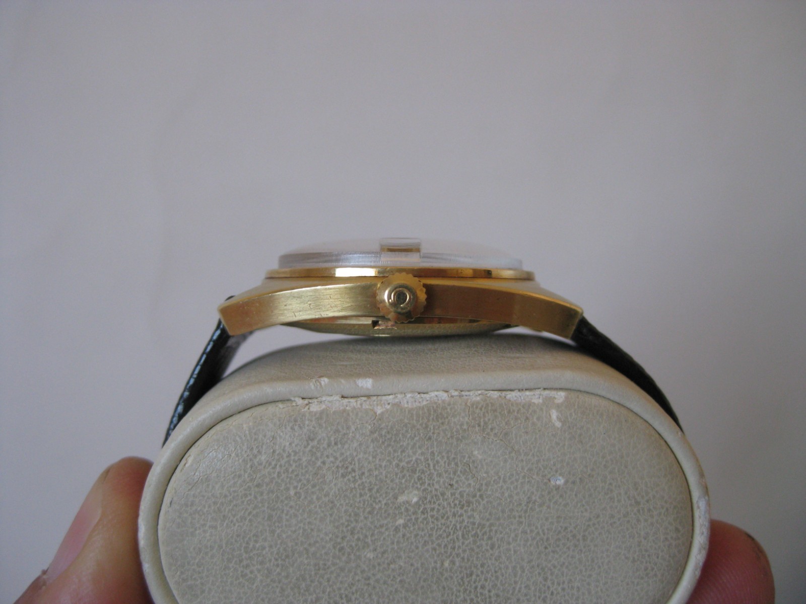Omega 18K Solid Gold Constellation C Case Texture Linen Dial Watch 35mm Serviced