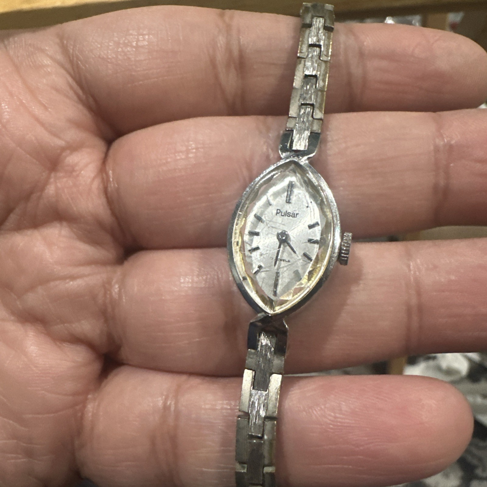 Working Vintage Pulsar Manual Wind 17 Jewels Ladies Watch 15mm Fit 6in Read!