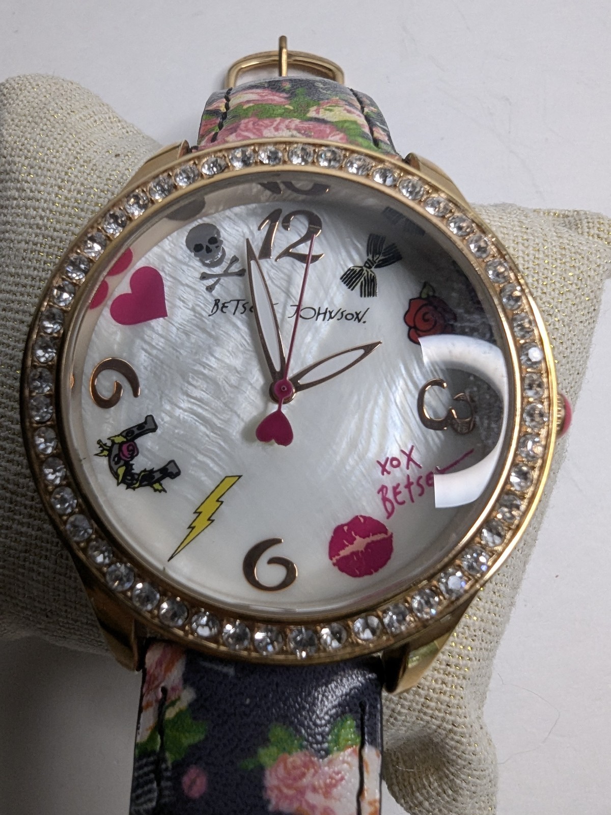 BETSEY JOHNSON 50th Anniversary Edition Rose Gold Bezel ( Fits 7-8.5 In/ READ)