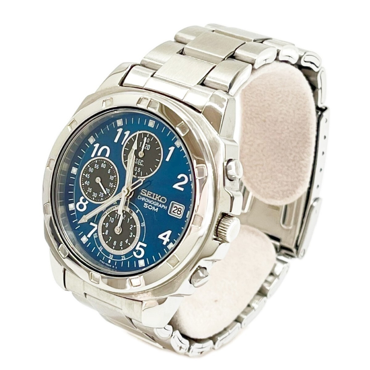 SEIKO wristwatch chronograph blue R8.5 battery replaced in May chronograph hand