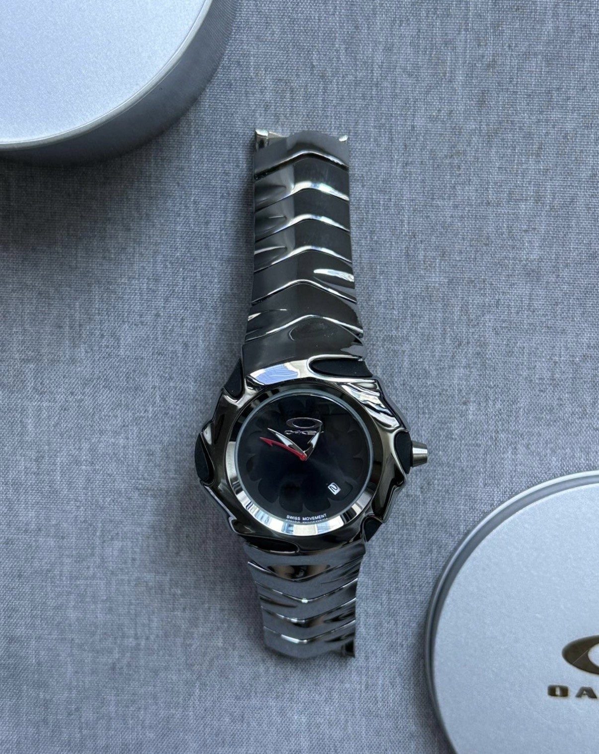 Oakley Blade Watch – Black Dial Silver Stainless Steel Smooth Reflective Strap