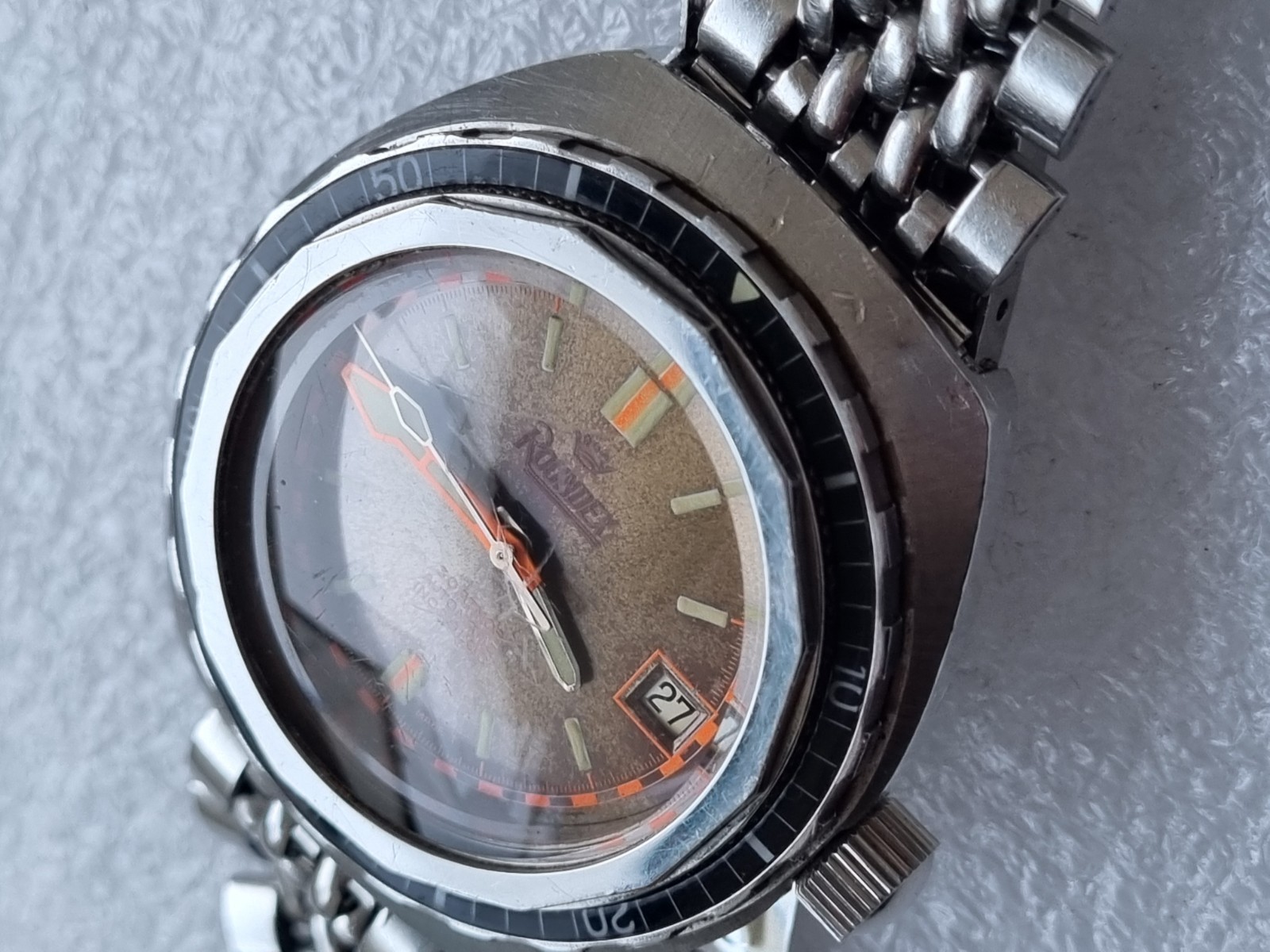 Rare Roundex Sub 30 Atm Automatic-date Bakelite Vintage Watch Swiss Big Casse