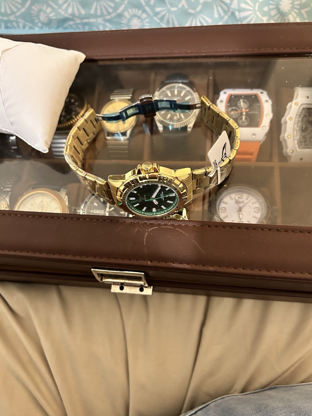 Invicta Specialty men’s watch (model 69034) a 42mm gold tone case green dial