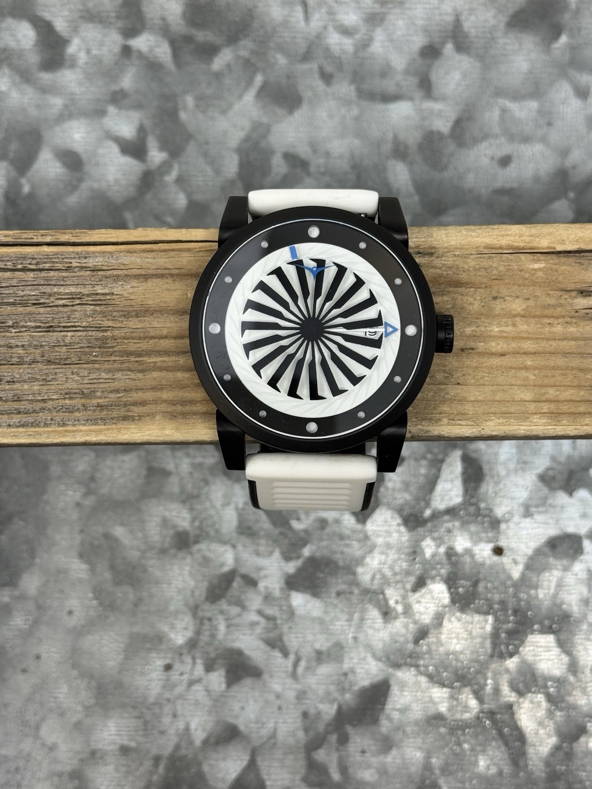 Zinvo Blade Automatic Watch with White, Black, and Blue Dial, Original Band