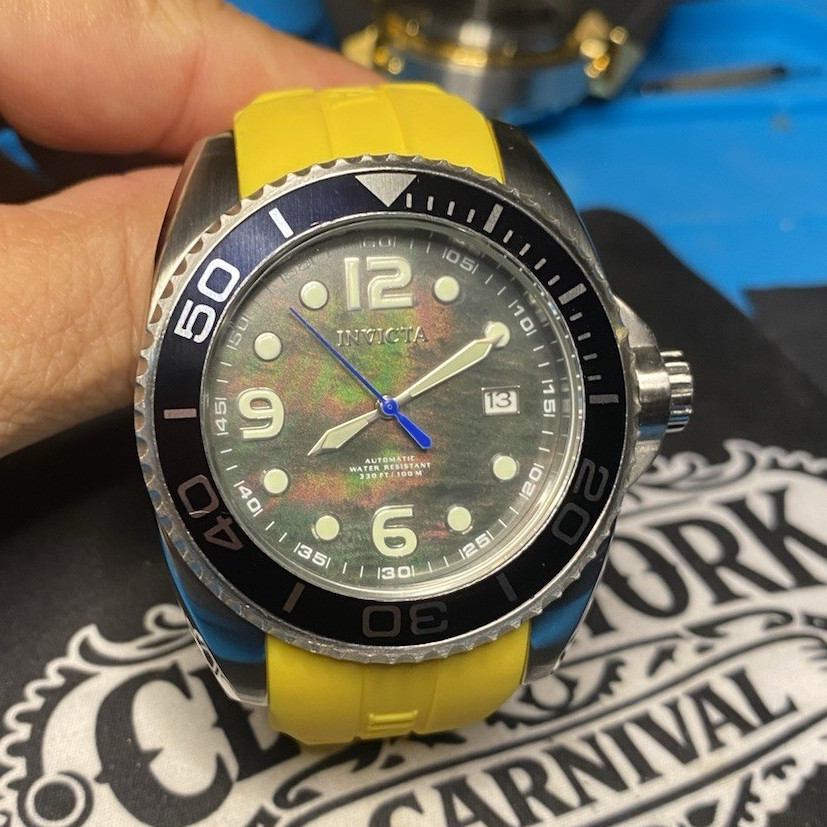 Invicta Pro Diver Automatic 100m Green MOP Dial Black Bezel Yellow Strap