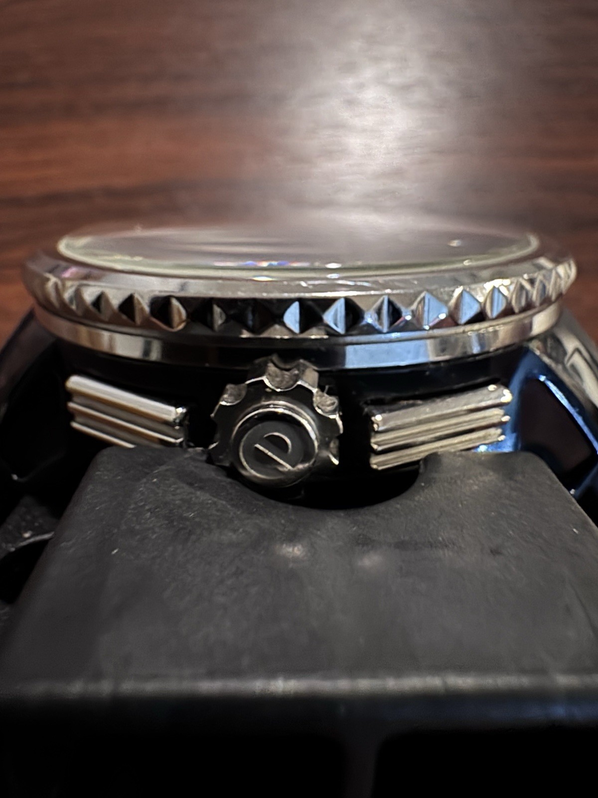 Tendence Gulliver Chronograph Quartz Black Dial Rubber Strap Silver Steel Case