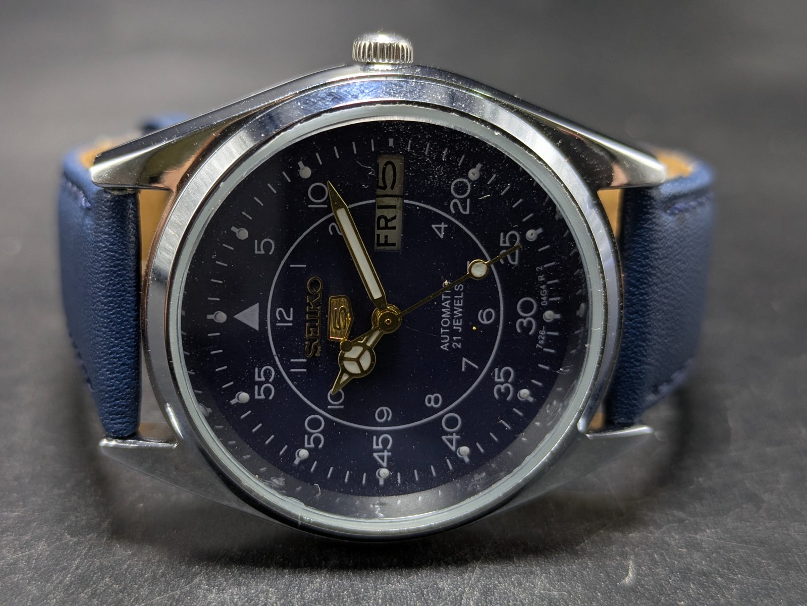 Vintage Seiko 5 automatic day date movement no. 6309A japan made men’s watch