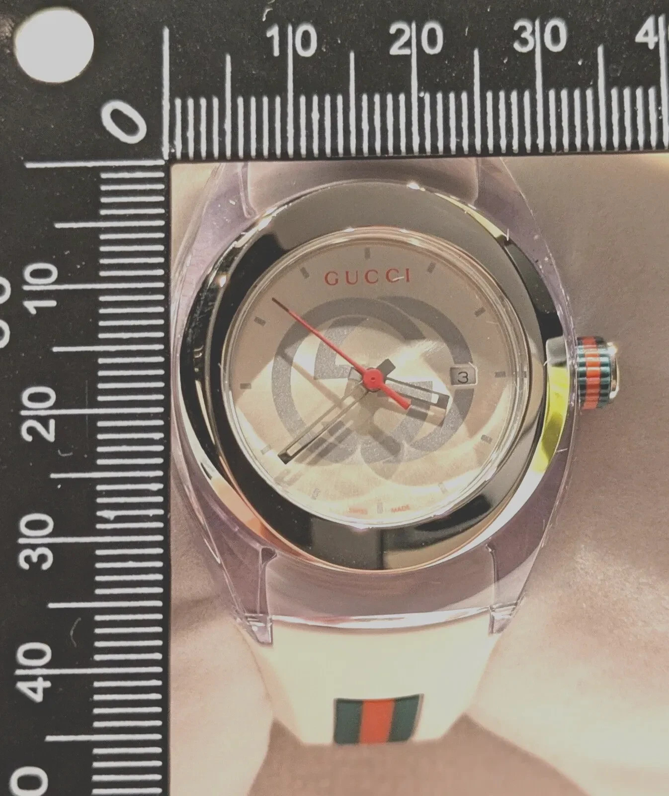 [MINT w/Box] Gucci 137.3 Sync White 35mm Unisex Sherry Line Quartz Watch JAPAN