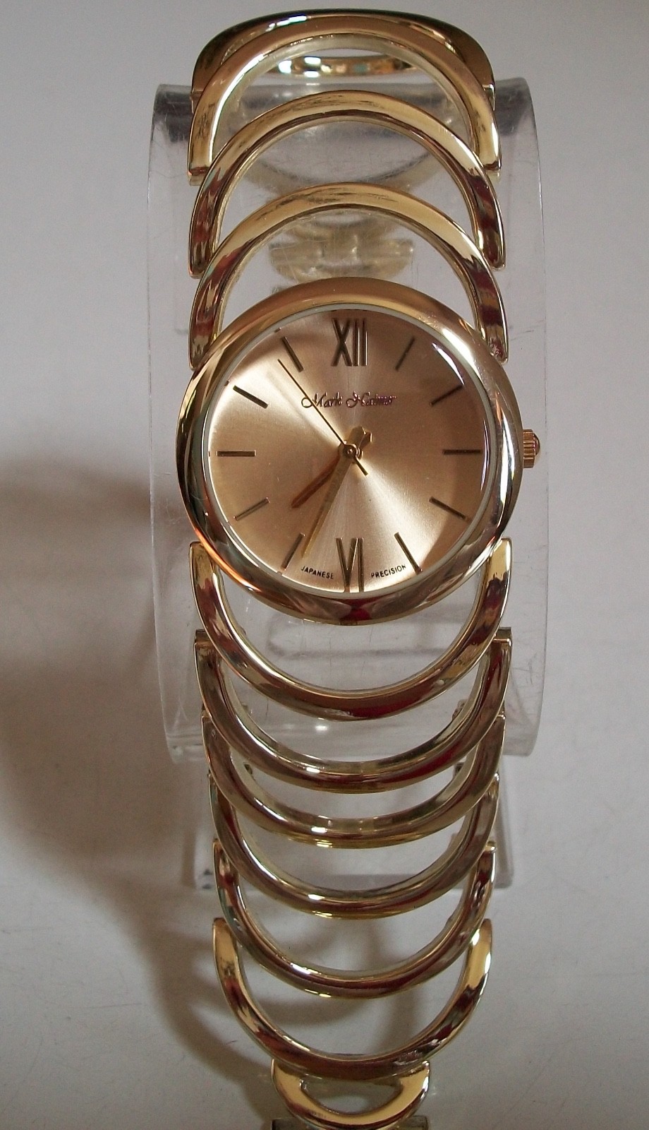 Women’s Fashion Designer Gold Finish Dressy Casual Wrist Watch