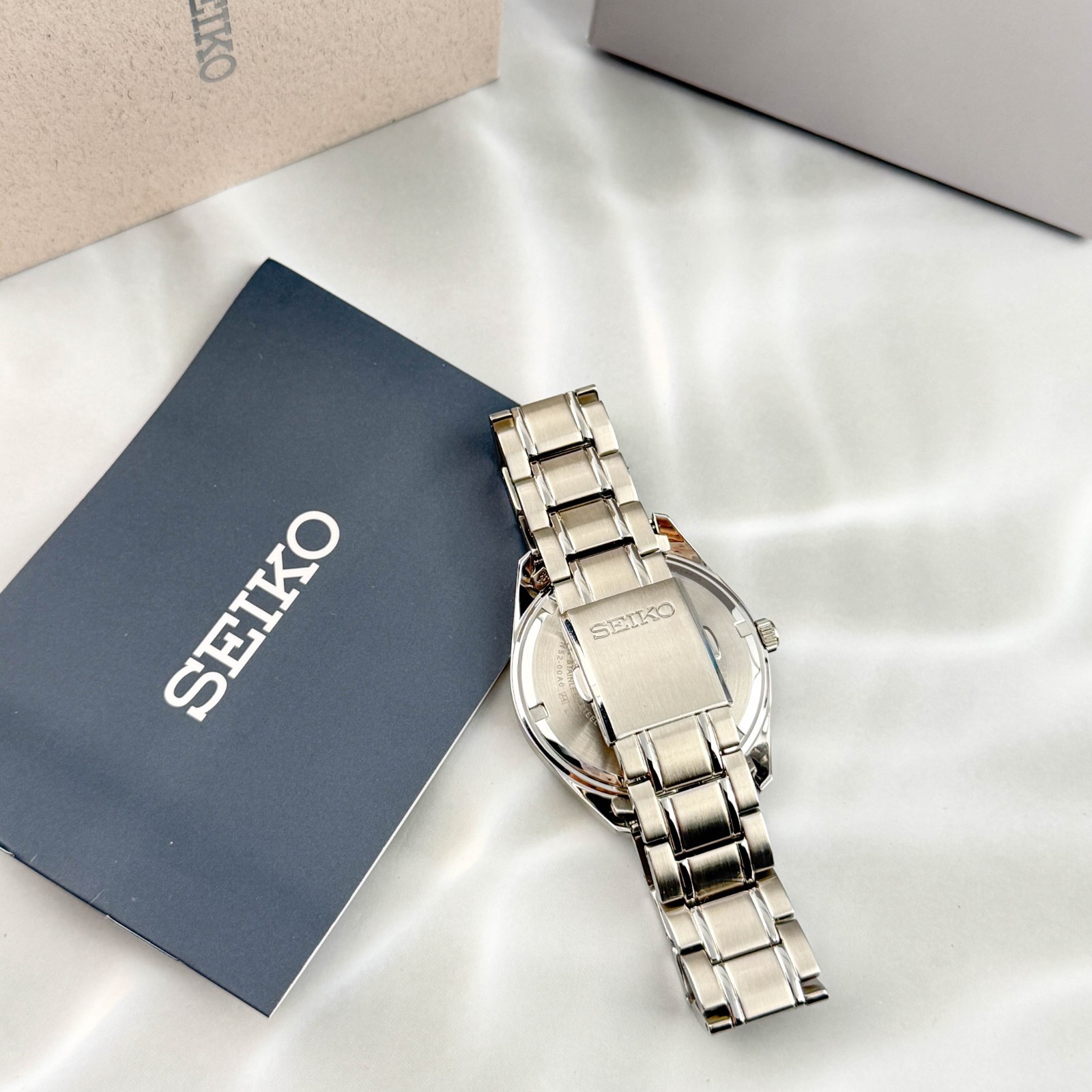 Seiko Essentials SUR311 Men’s Black Dial Stainless Steel Strap Quartz Watch 40mm