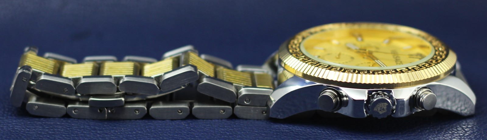 Refurbished Versace Chronograph In Golden Dial With Date Indicator Men’s Watch.