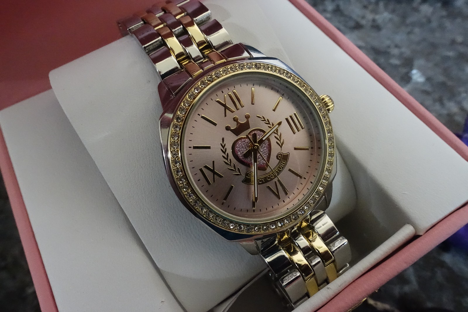 Juicy couture women watch ew in box silver pink