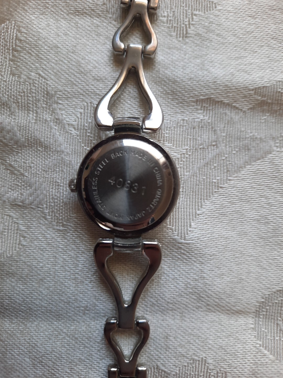 Rumours elegant pink dial with silver geometric watch new battery