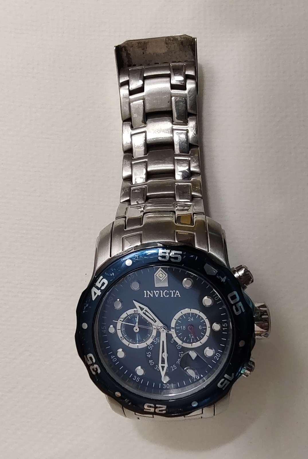 Invicta Pro Diver Men Model 35135 – Men’s Watch Quartz Japan Chronograph