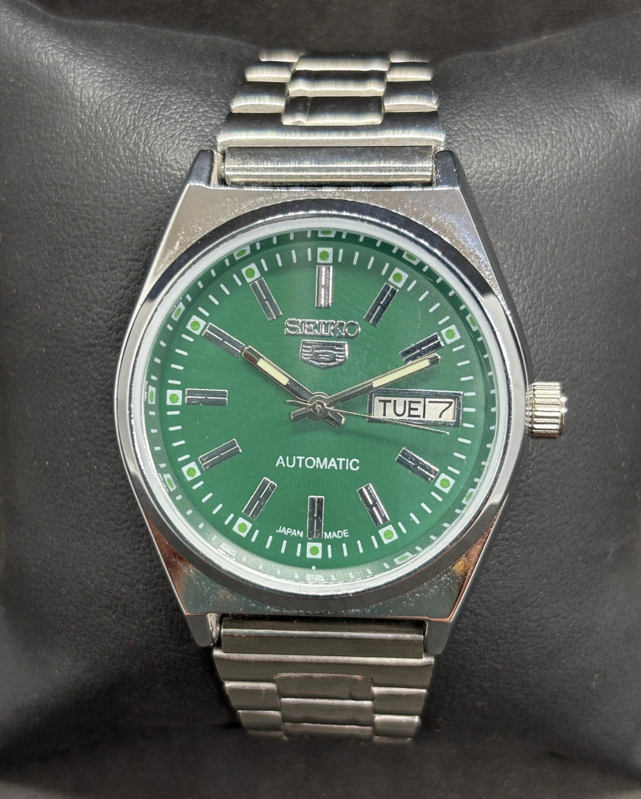 Vintage Seiko 5 Automatic Day/Date Japanese Men’s Wrist Watch