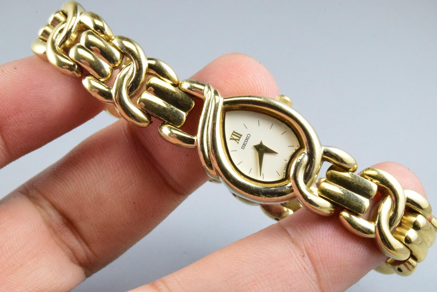 Vintage watch Seiko Gold Plate 4N20-5510 Yellow Lady Quartz oval 18mm