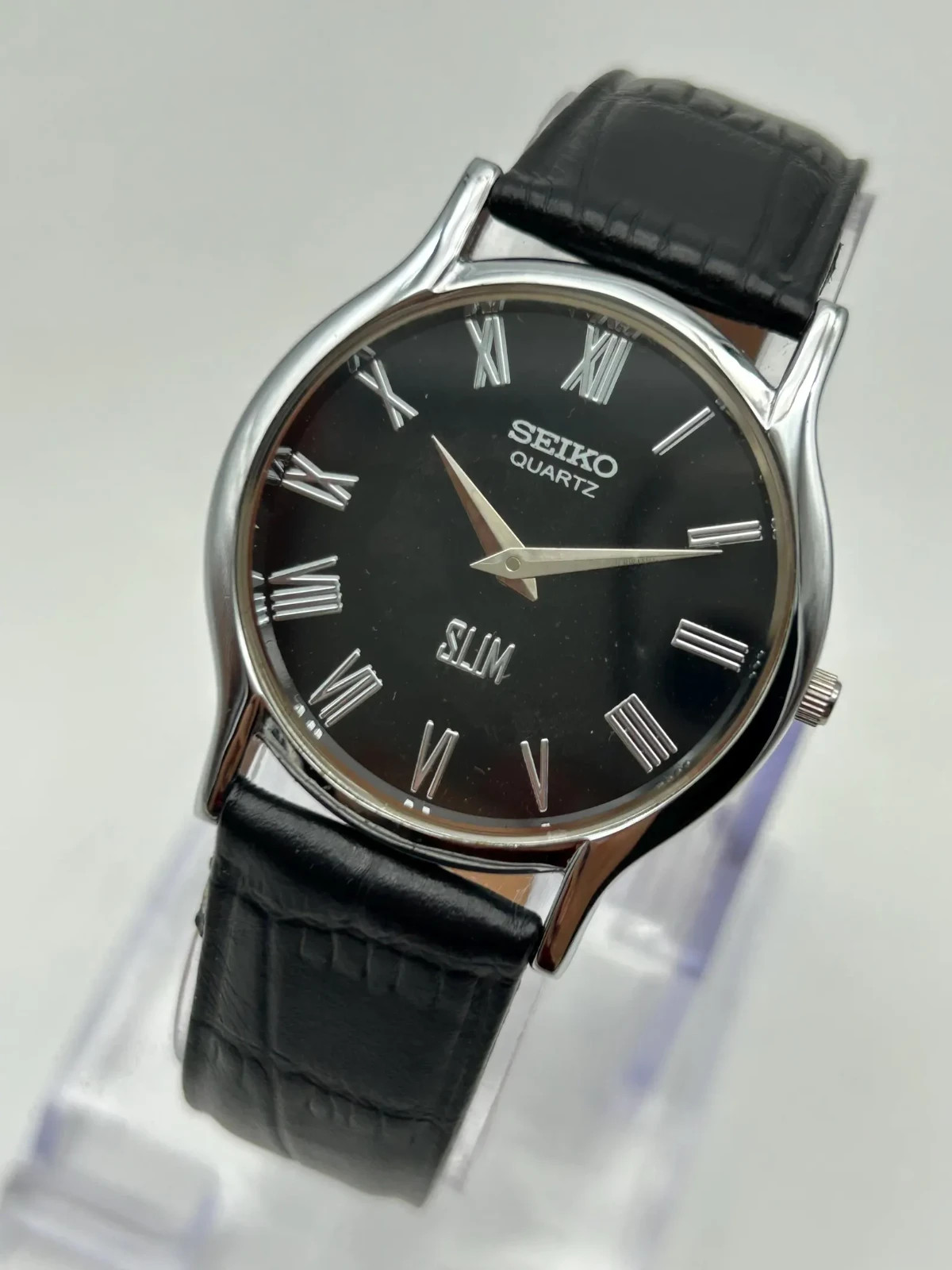 Vintage Seiko Slim Men’s Wrist watch-Black Roman Dial -Leather Strap