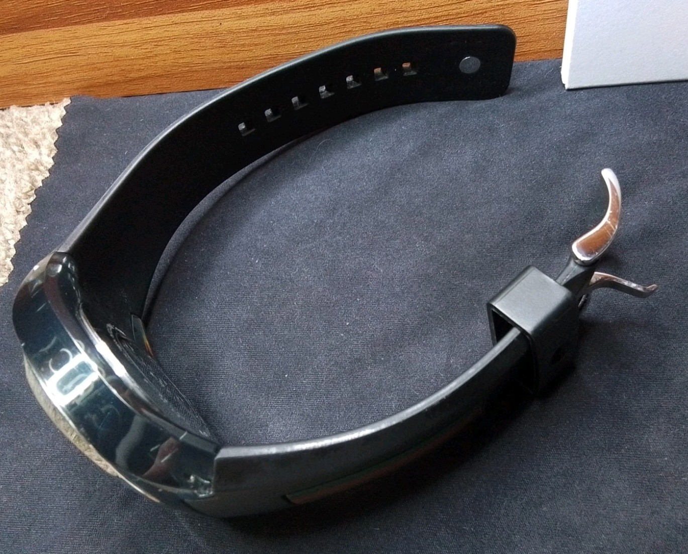 Gucci Sync Watch Quartz 46mm Stainless Steel Case Black Rubber Strap *WORKS*