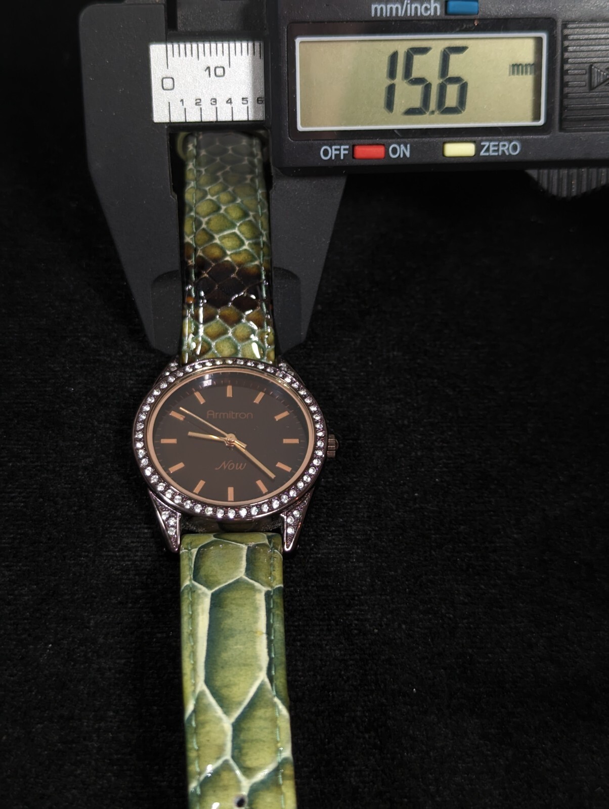 Armiton Black Brown Dial Round Case Green Faux SnakeSkin Leather Band Watch 7.5i