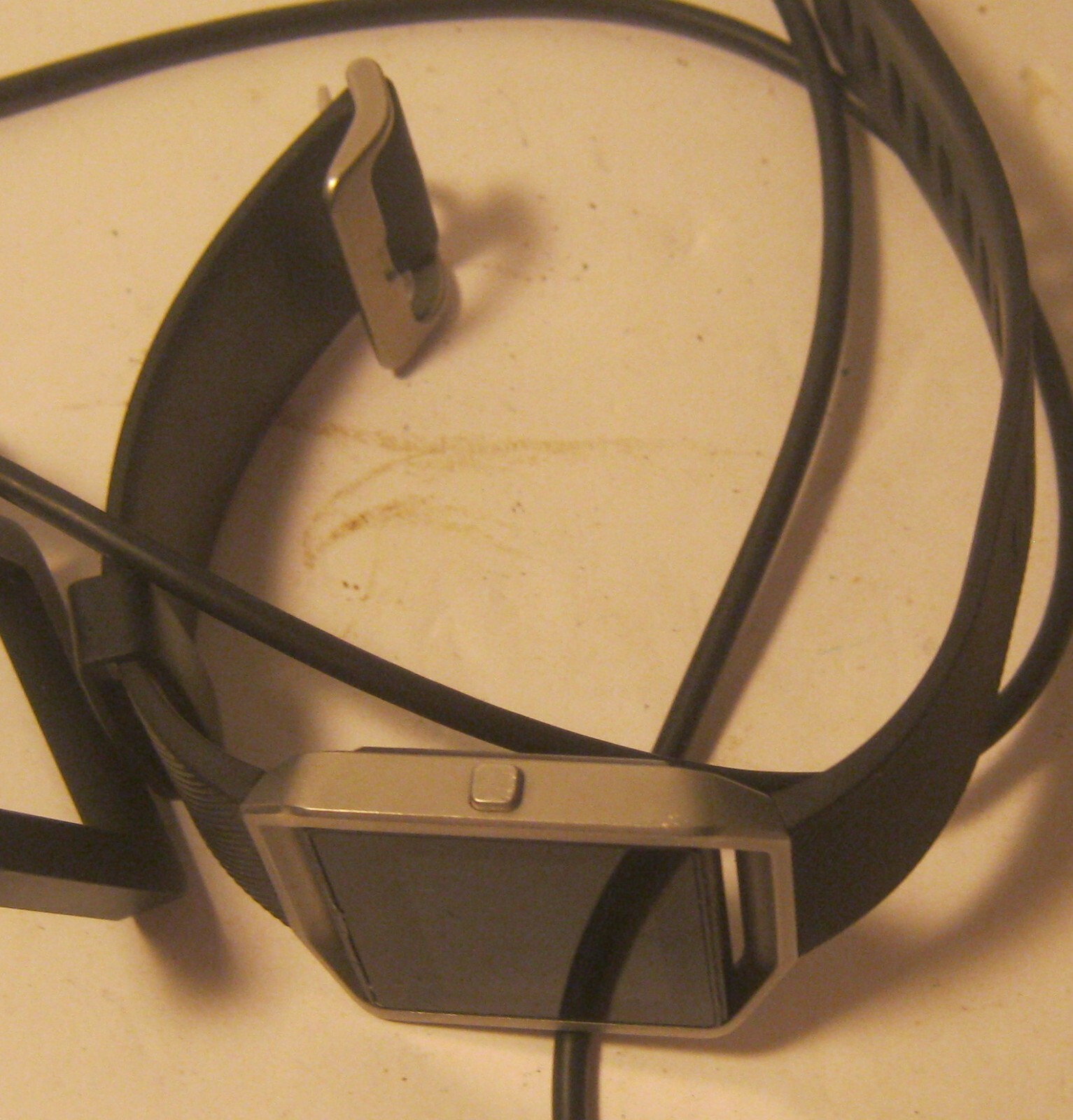 Blue Tooth CLASSIC Smart Watch with Black Rubber Band & Charger WORKS!! NR!!