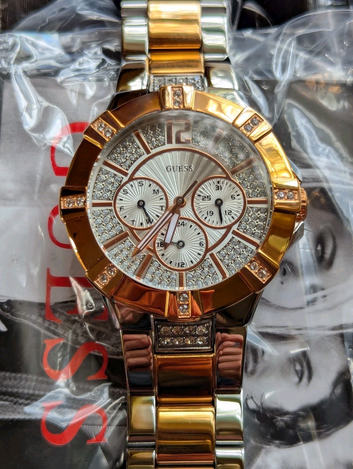 *NEW* Guess WaterPro U0024L1 Stainless Two-tone Watch *Untested/Needs Battery*
