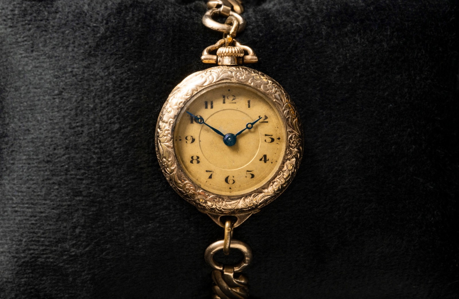 LeCoultre Ladies Watch – Hand-Engraved Gold-Filled Wadsworth Case – Circa 1920s