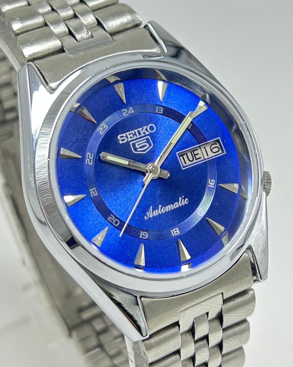 Vintage Seiko 5 Blue Dial Day Date Automatic Japan Movement No.7009A Men Watch