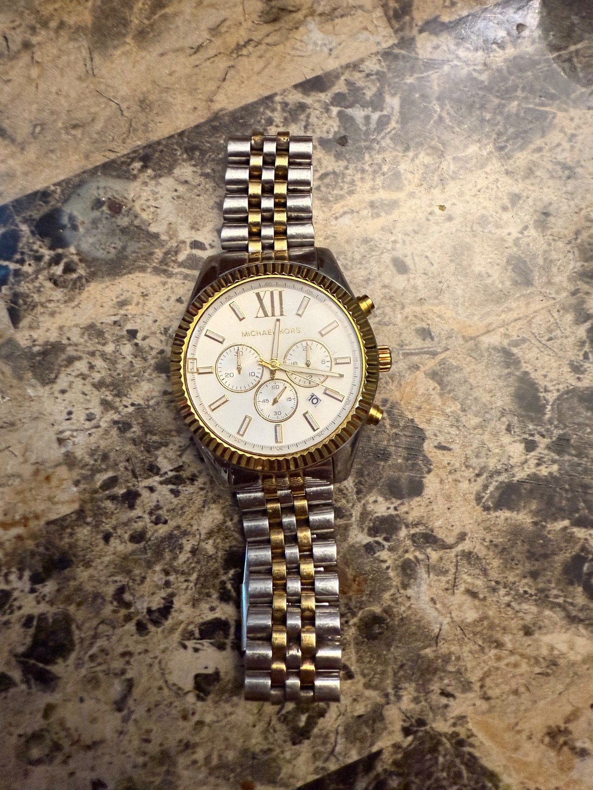 Michael Kors Lexington 44mm Silver Stainless Steel Case with Silver/Gold…