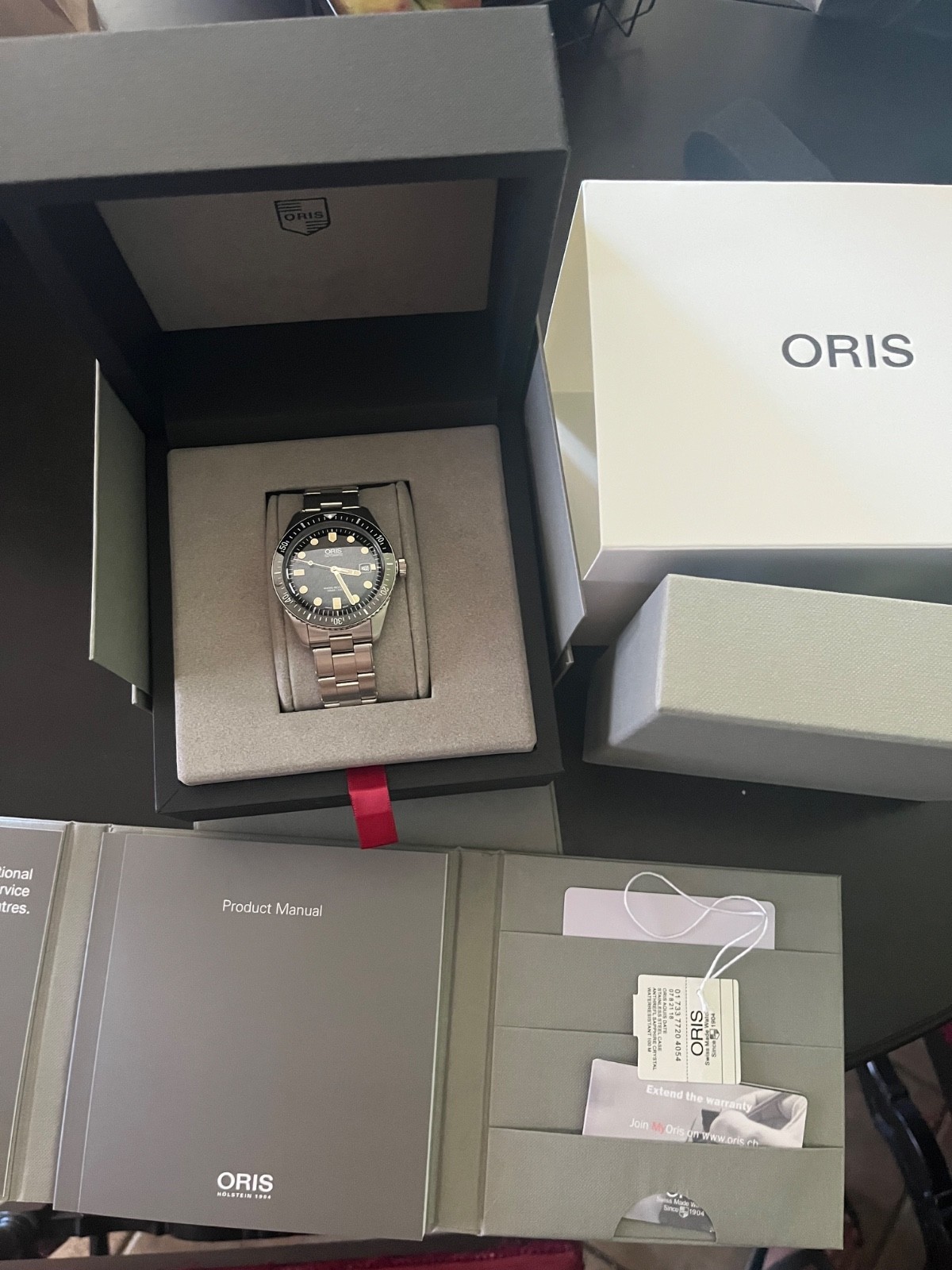 Oris Divers Men’s Black Watch – 01 733 7720 4054-07 8 21 1-UNWORN FULL SET