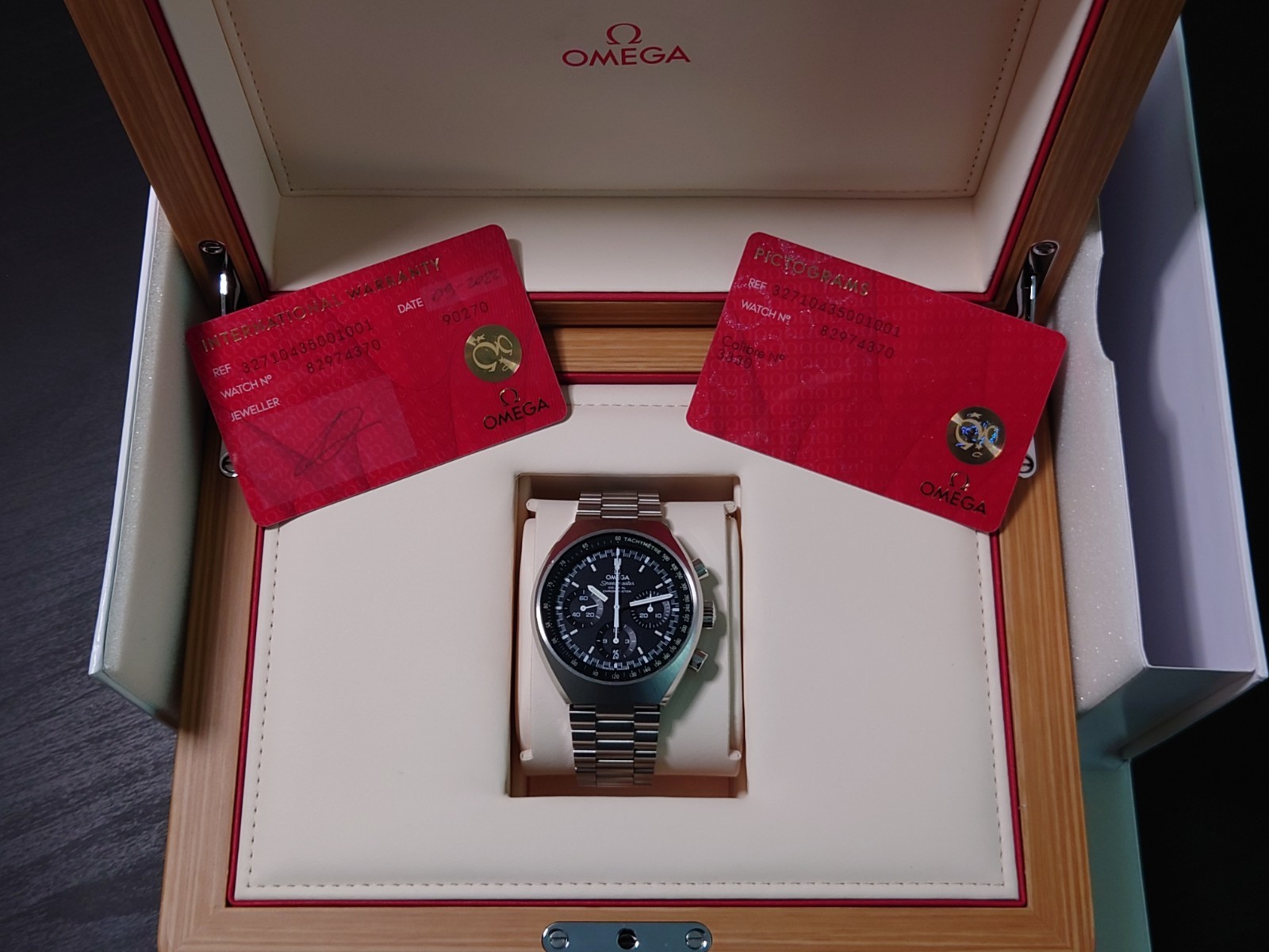 Omega Speedmaster Mark II | Ref 32710435001001 | Calibre 3330 | Box and Papers