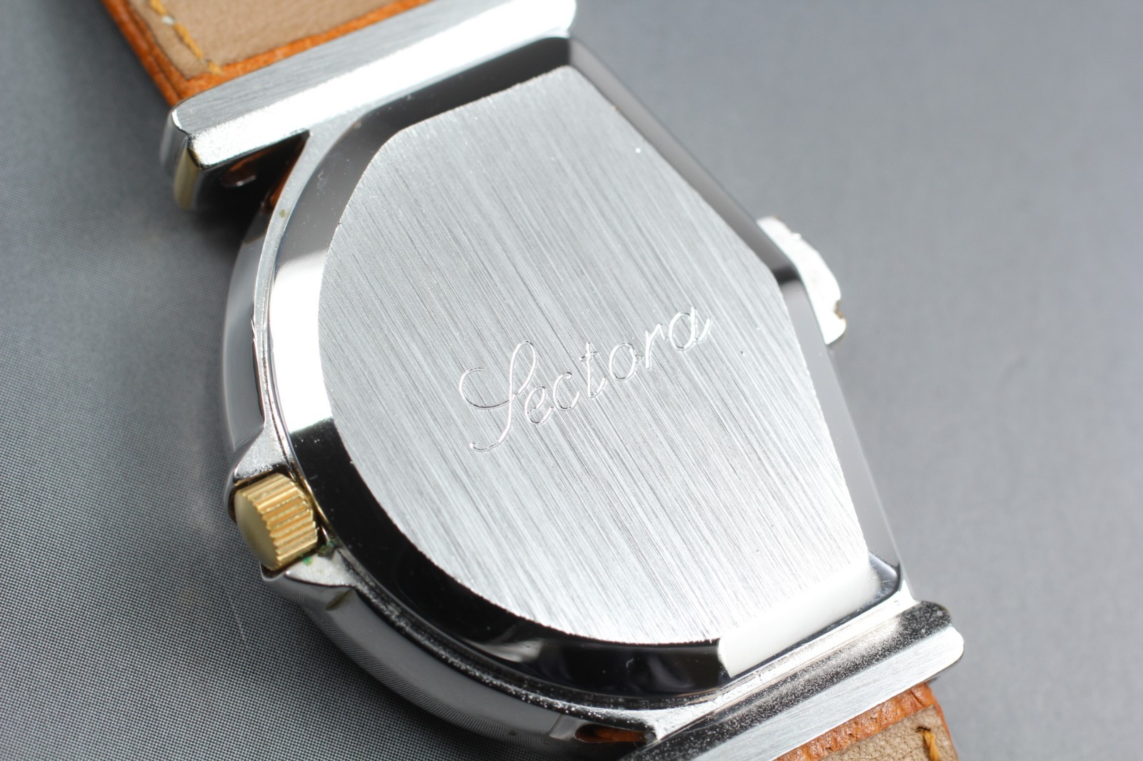 【Mint Full Set] Jean D’Eve Large Sectora Jump Hour Retrograde 31mm Quartz Watch