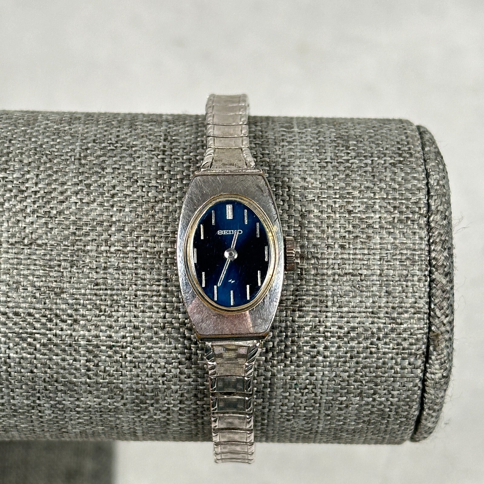 VTG Seiko Watch Womens 15mm Blue Dial Oval Manual Wind Up Silver Tone Working
