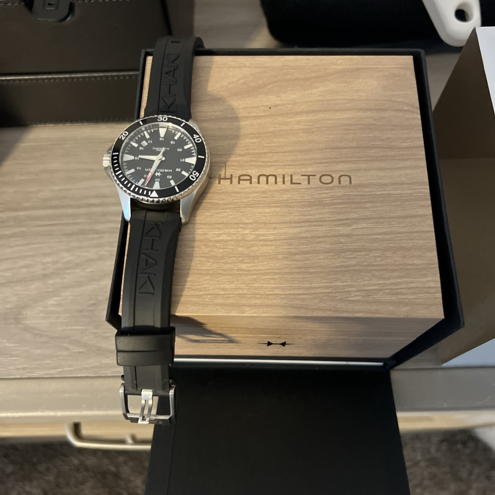 Hamilton Khaki Navy Scuba Automatic Diver – Ref. H82335331 – H-10 Caliber – 40MM