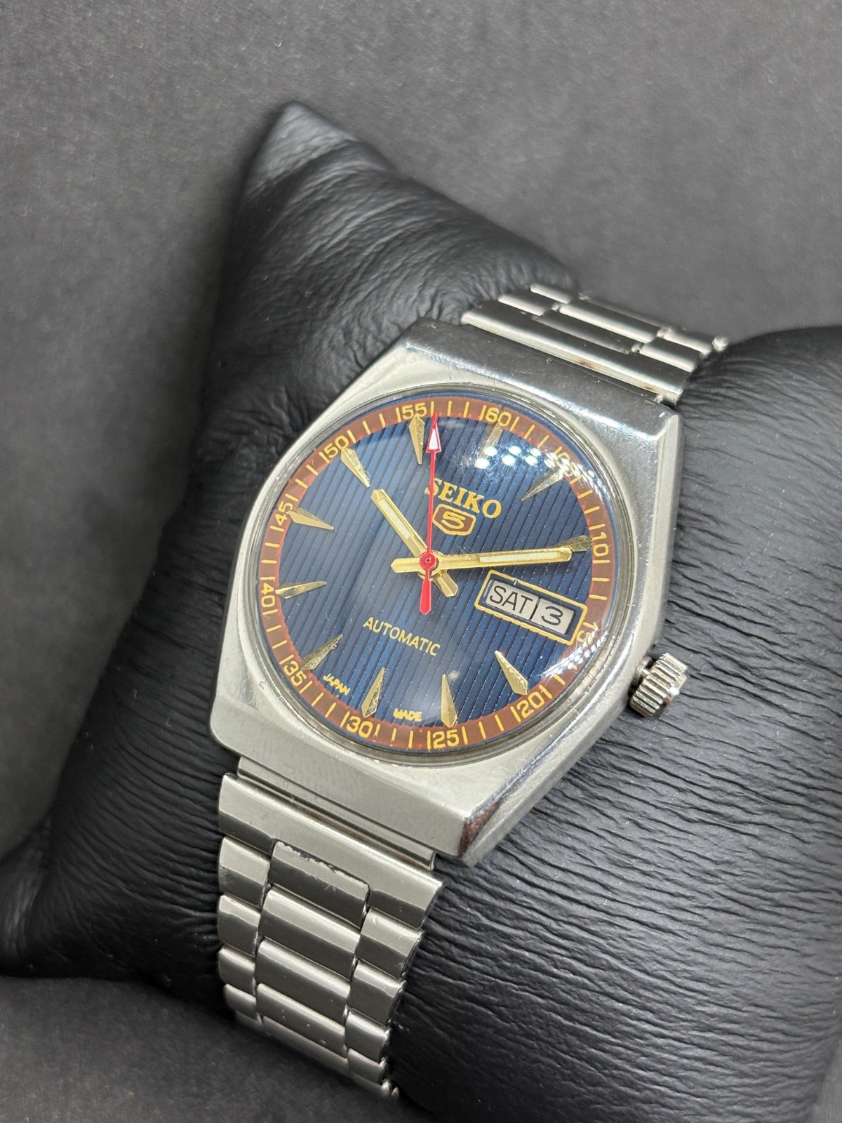 Vintage Seiko 5 Automatic Day/Date Japanese Men’s Wrist Watch