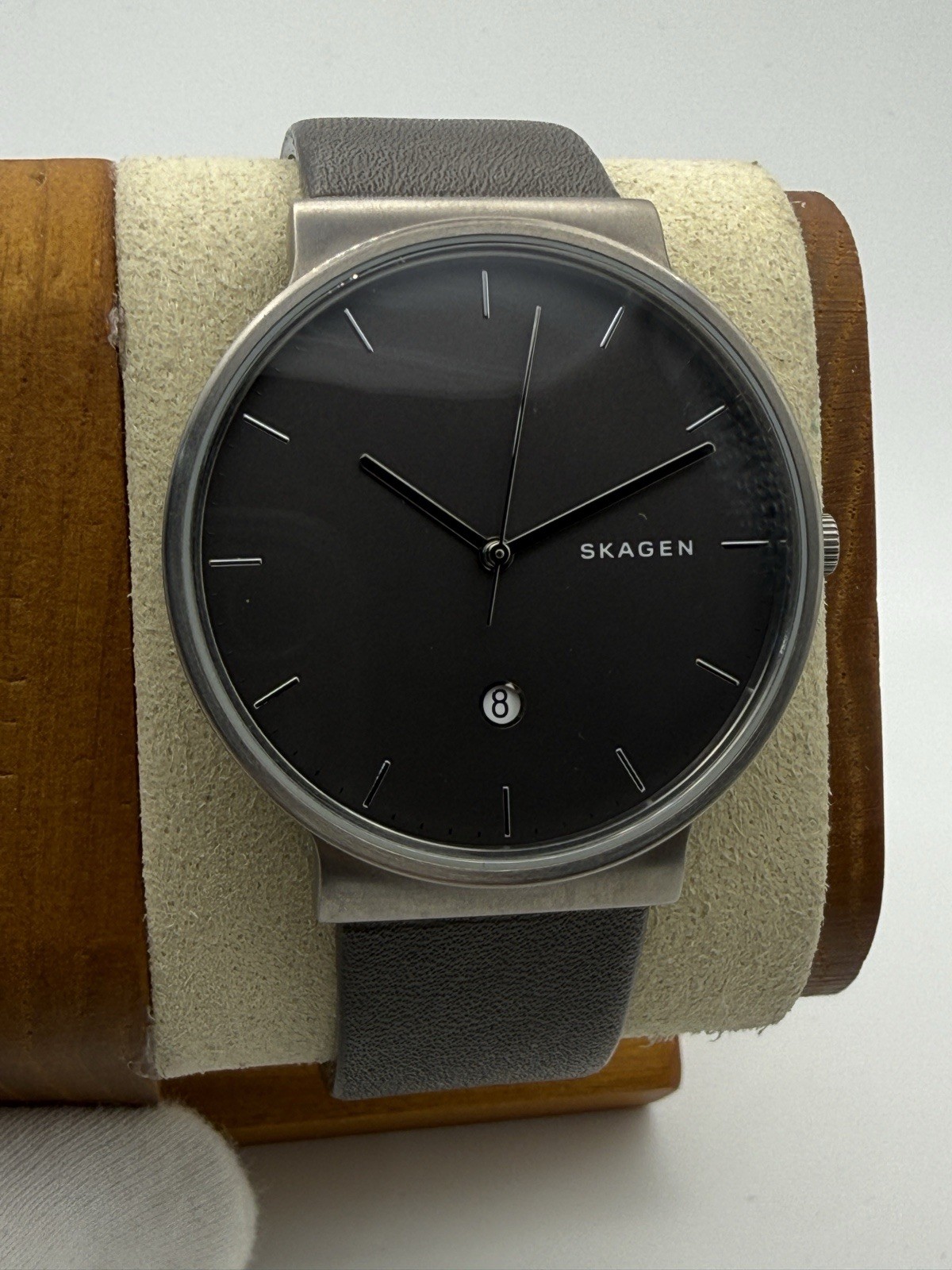 Skagen Ancher Titanium Slim Quartz Grey Dial Leather Watch SKW6320 w/ Box – EX