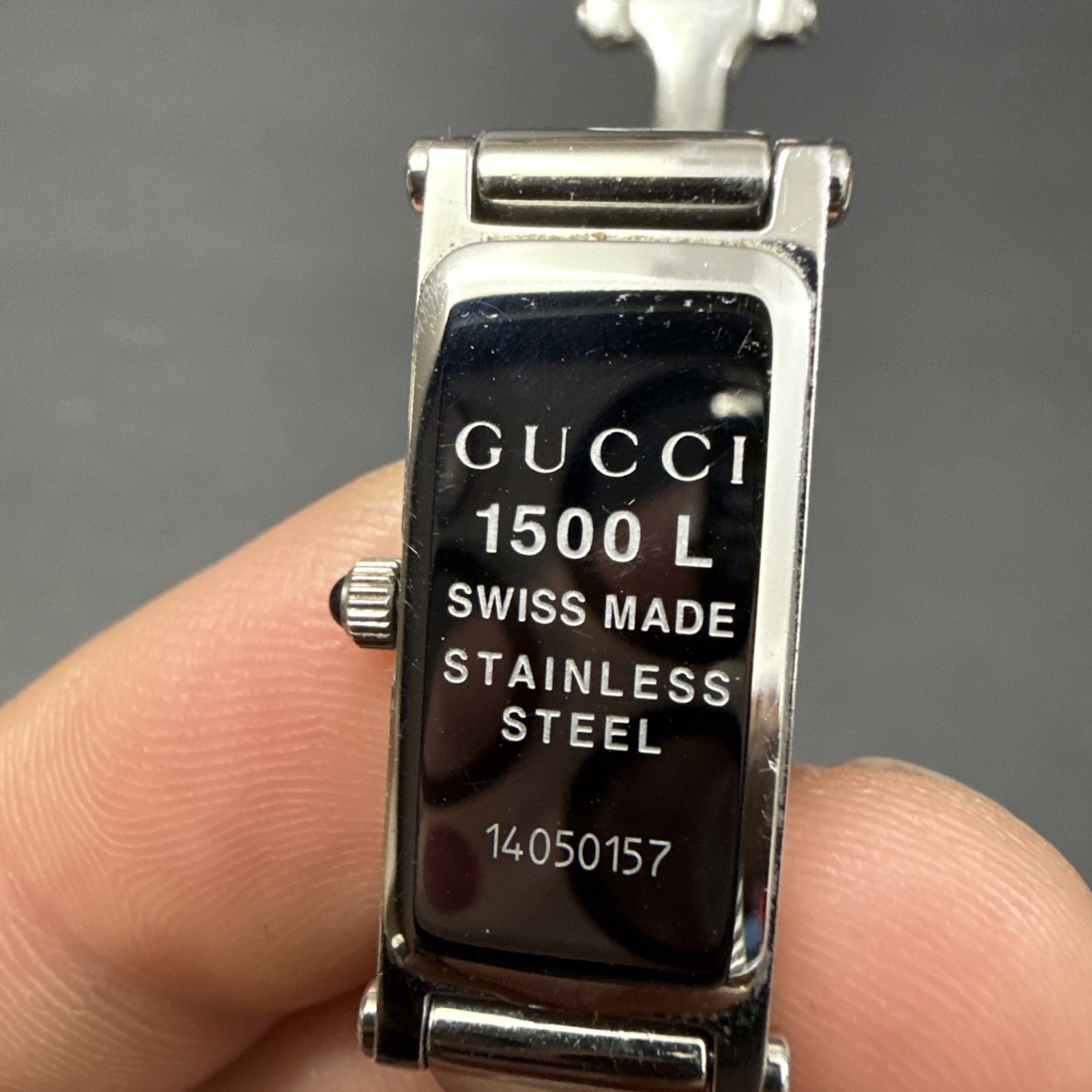Gucci 1500L Diamond Silver Dial Bangle Women’s Quartz Watch -RUNS-PLS READ DESC.